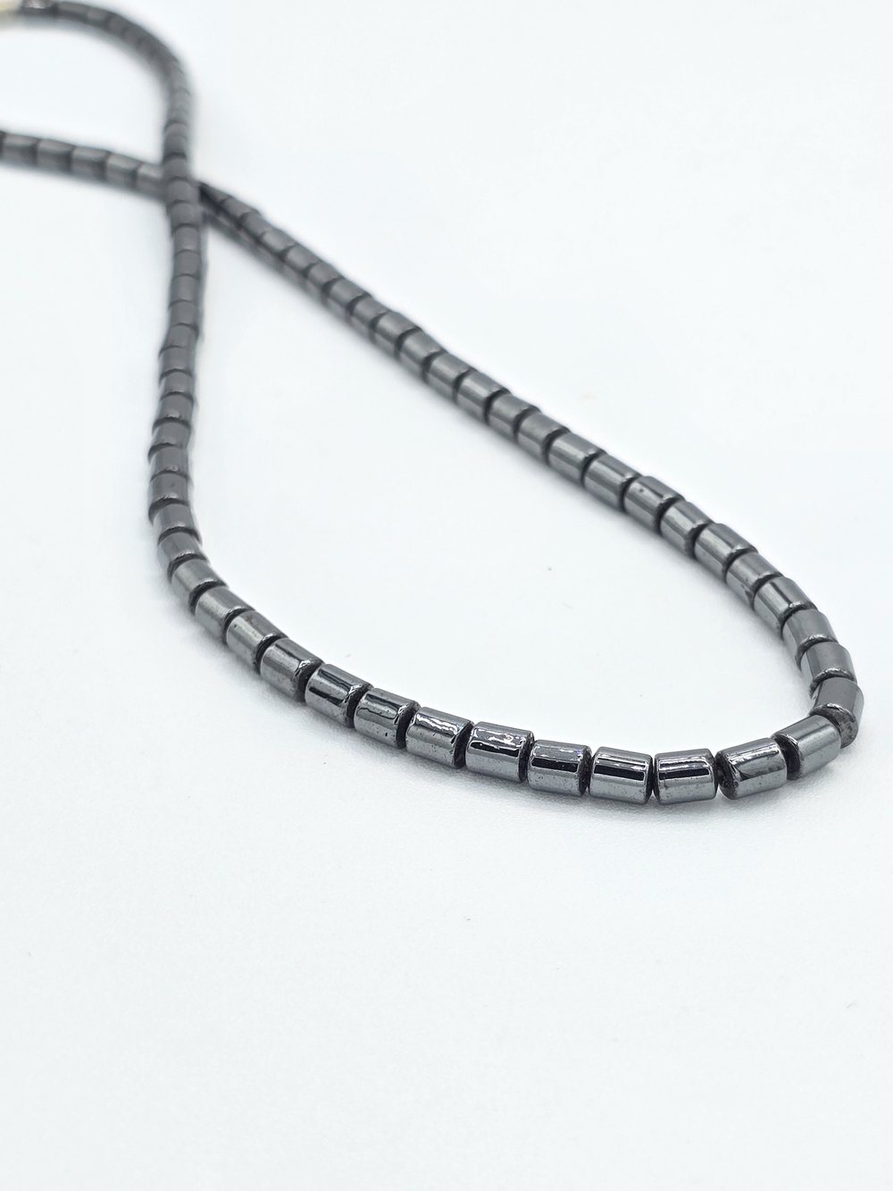 Vintage 90s Hematite Barrel Bead Necklace Twist Screw Clasp